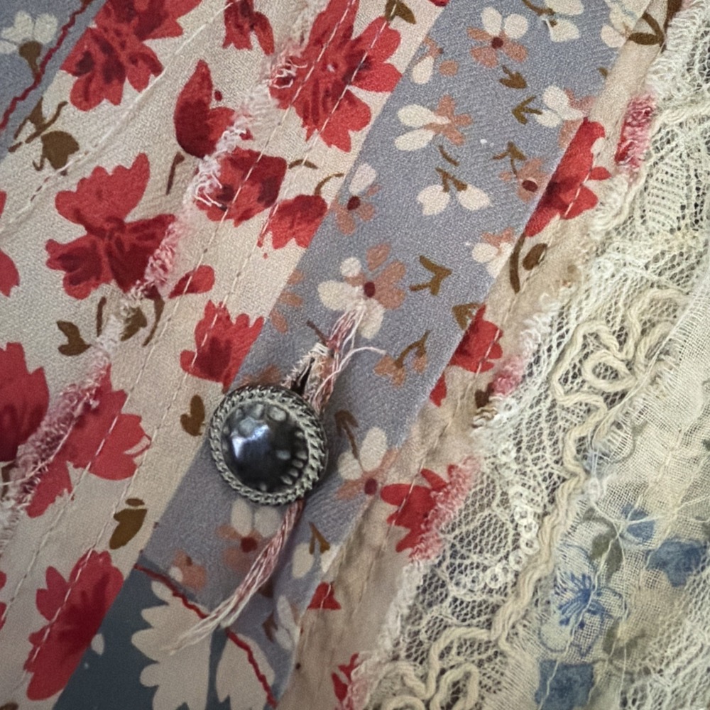 POL Patchwork Lace Sequin Cropped Button Up Shirt… - image 11